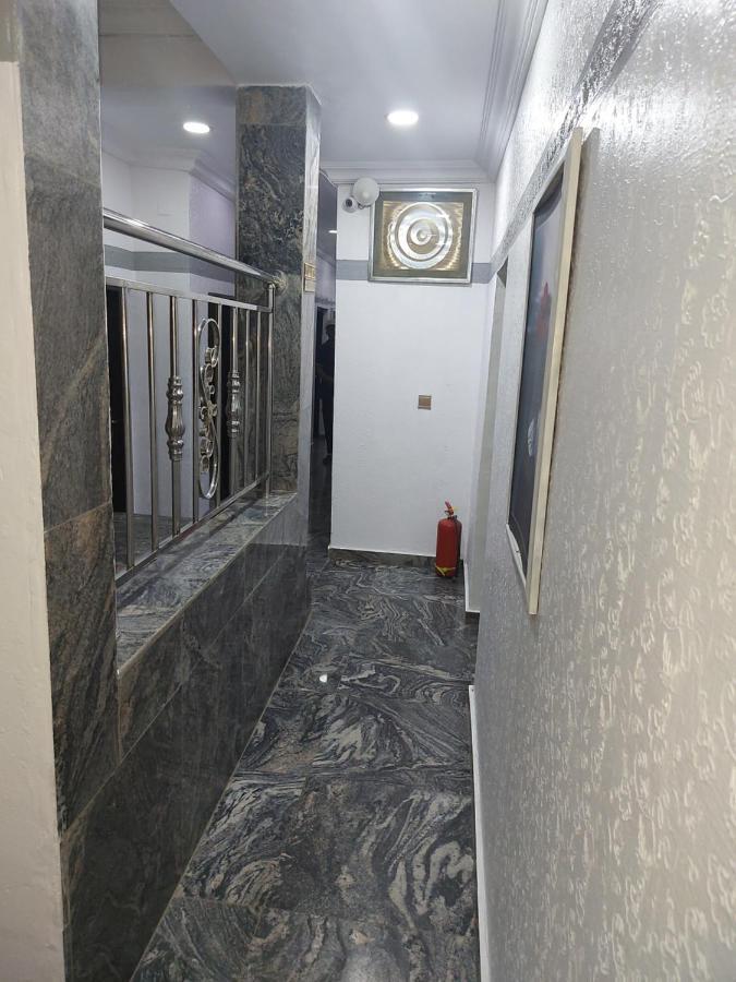 לגוס Rush Hotel & Apartments מראה חיצוני תמונה