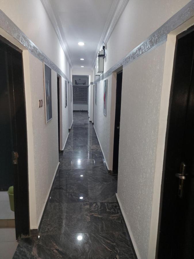 לגוס Rush Hotel & Apartments מראה חיצוני תמונה