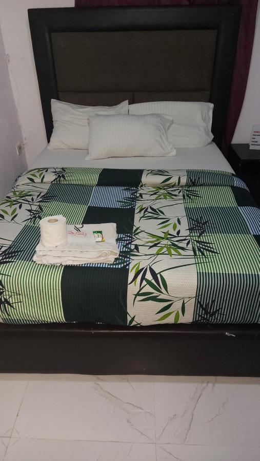 לגוס Rush Hotel & Apartments מראה חיצוני תמונה