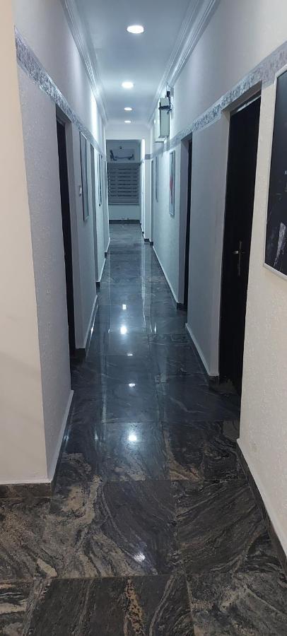 לגוס Rush Hotel & Apartments מראה חיצוני תמונה