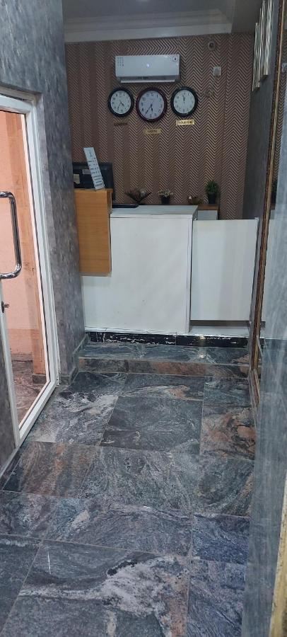 לגוס Rush Hotel & Apartments מראה חיצוני תמונה